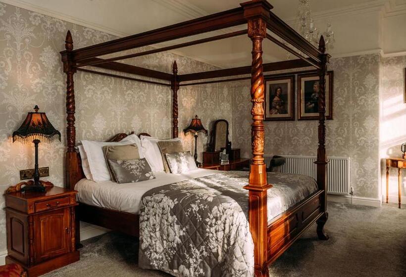 带特大床的标准间, The Queens