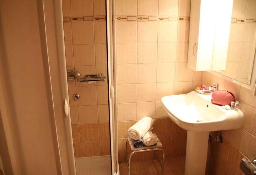 Chambre Triple Standard, Xanthippion