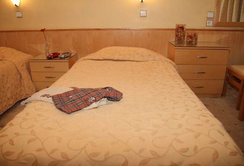 Chambre Triple Standard, Xanthippion