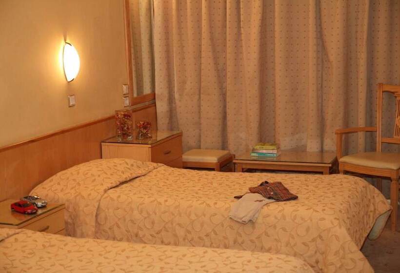 Chambre Triple Standard, Xanthippion