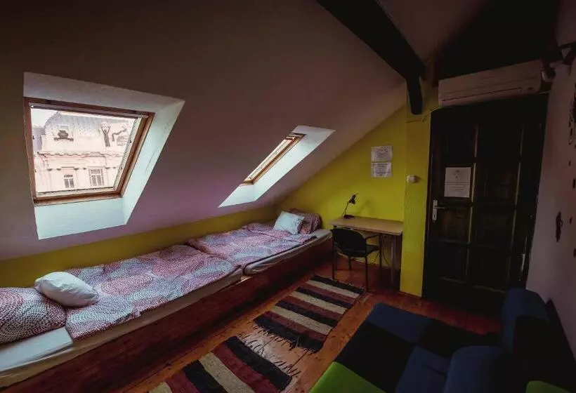 Standard Kolmen Hengen Huone Jaettu kylpyhuone, Unity Hostel Budapest