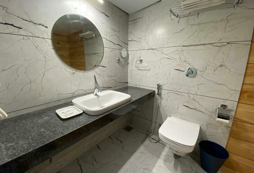 חדר סטנדרט עם מרפסת, Apex International