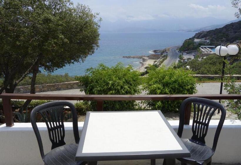 شقة غرفتين, Cretan Village