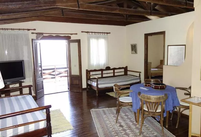 آپارتمان 2 خوابه, Cretan Village