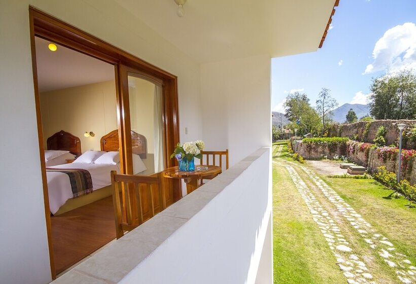 اتاق استاندارد یک نفره, Agustos Urubamba