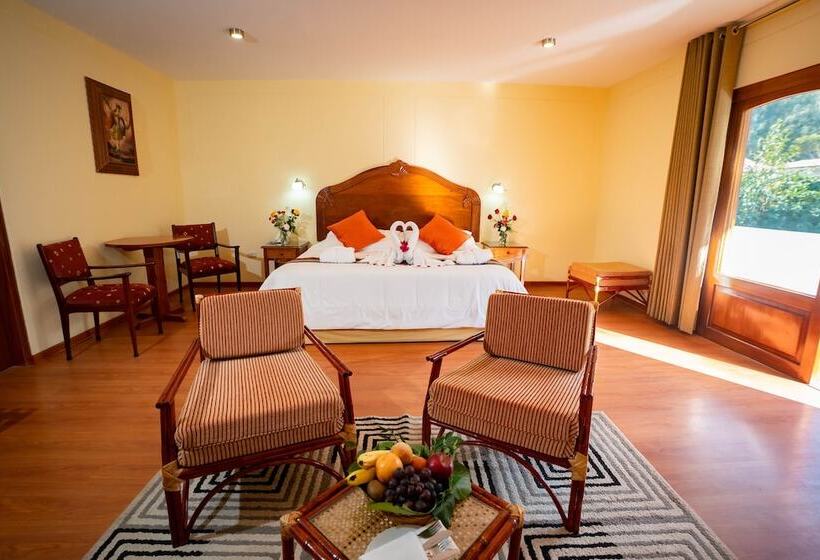 سوئیت کلاسیک, Agustos Urubamba