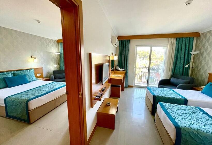 家庭间, Green Forest Holiday Village