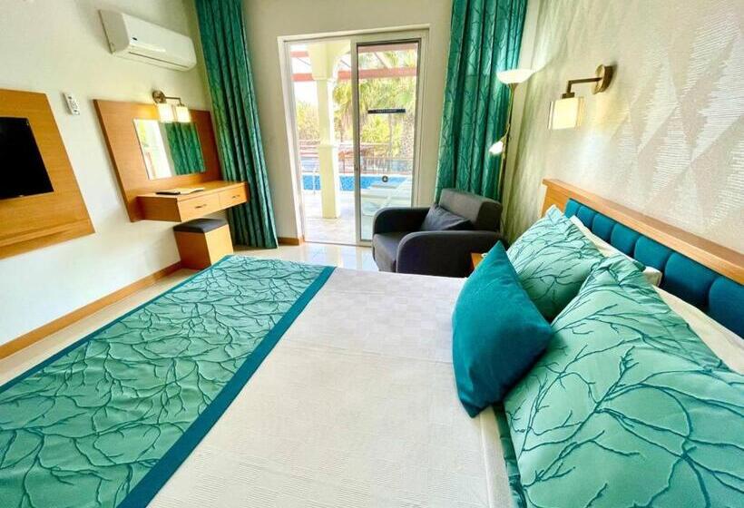 标准间, Green Forest Holiday Village