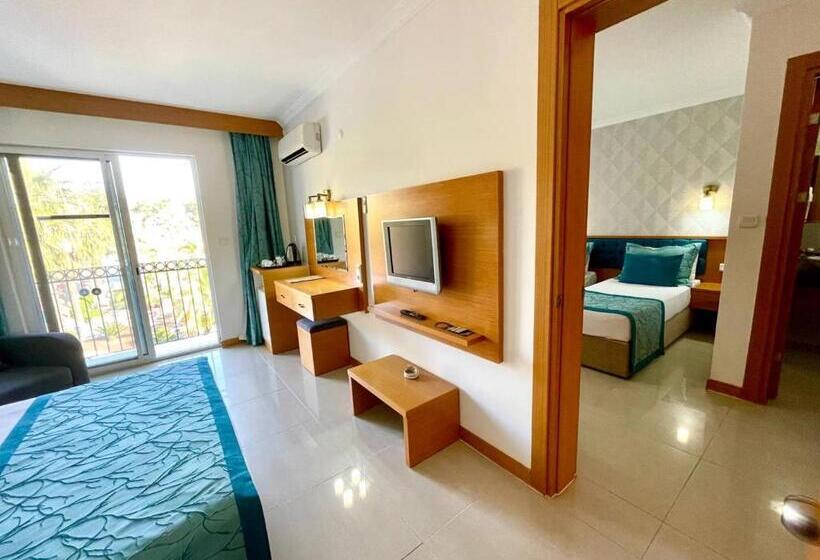 家庭间, Green Forest Holiday Village