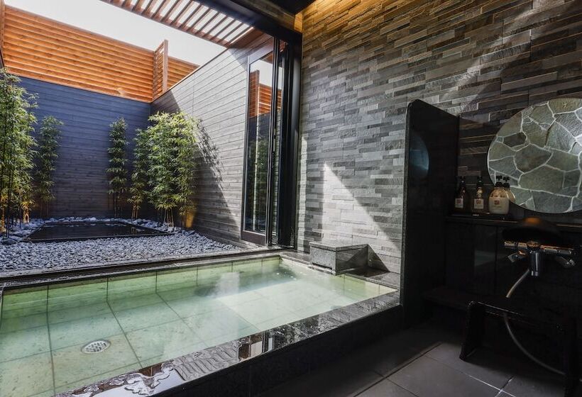 Семейный Номер, Kansai Airport Spa Hotel Garden Palace