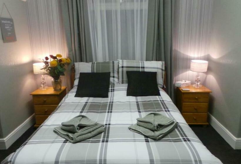 اتاق خانوادگی, The Oakcliffe