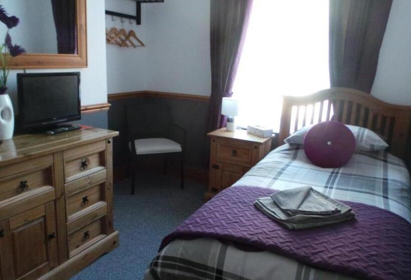 اتاق استاندارد یک تخته با سرویس بهداشتی مشترک, The Oakcliffe