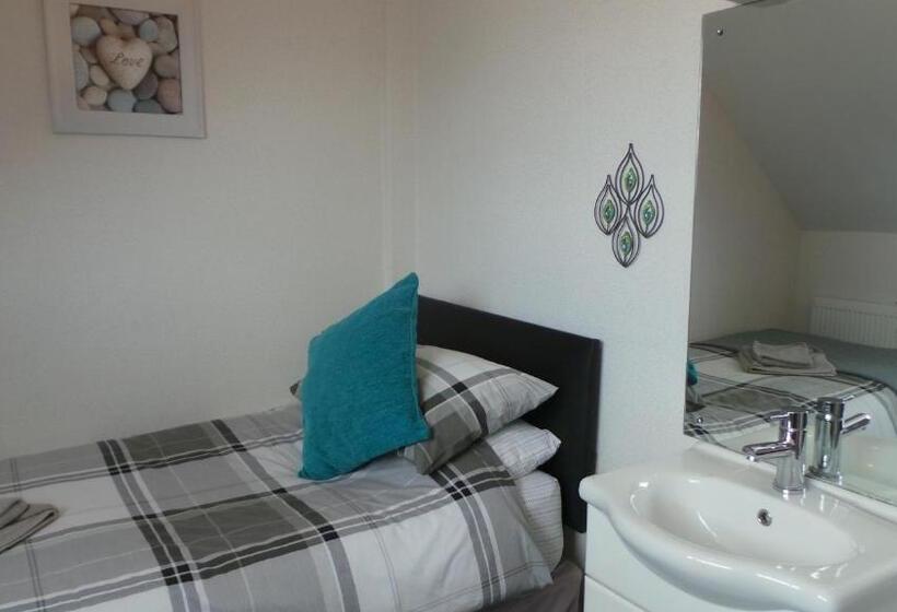 اتاق استاندارد یک تخته با سرویس بهداشتی مشترک, The Oakcliffe