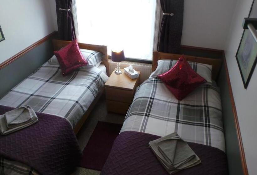 اتاق استاندارد با سرویس بهداشتی مشترک, The Oakcliffe