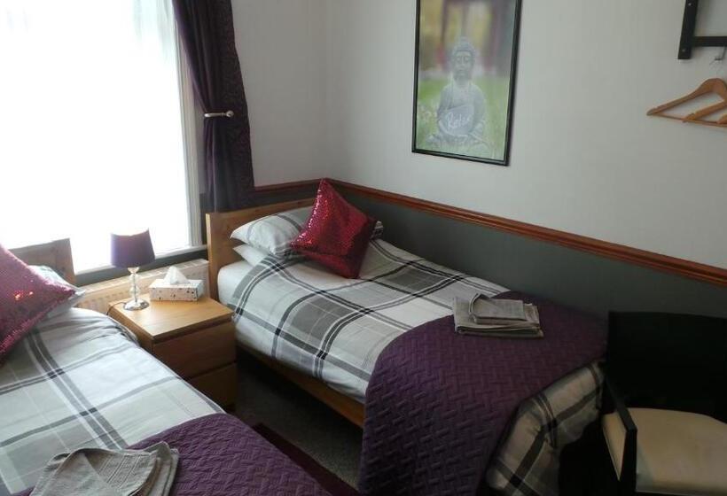 اتاق استاندارد با سرویس بهداشتی مشترک, The Oakcliffe