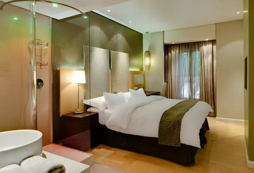 キングサイズベッドのスタンダードルーム, Protea Hotel By Marriott Bloemfontein Willow Lake