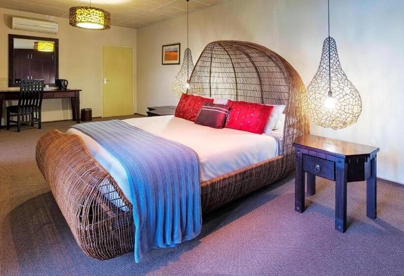 اتاق لوکس با تخت بزرگ, Protea Hotel By Marriott Zambezi River Lodge
