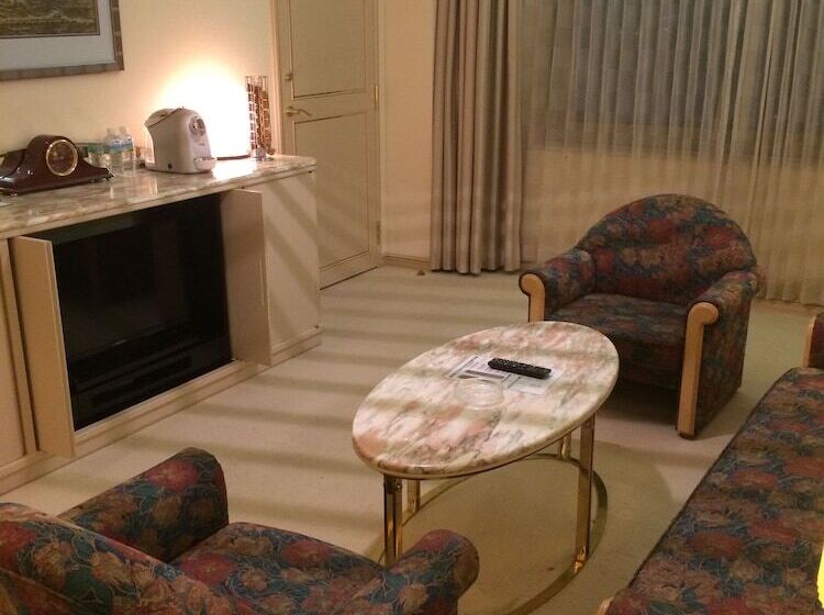 סוויטה, Rihga Royal Hotel Niihama