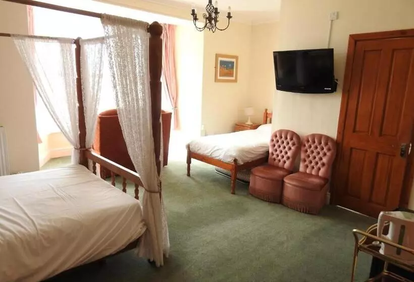 اتاق خانوادگی با چشم‌انداز دریا, Môr Wyn Guest House