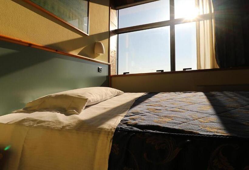 חדר סטנדרט עם מיטת קינג, Sabo