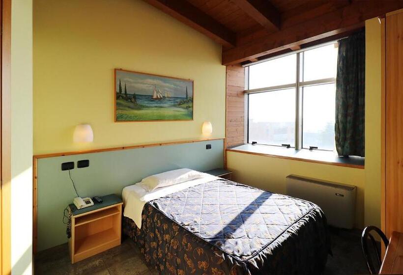 חדר סטנדרט עם מיטת קינג, Sabo