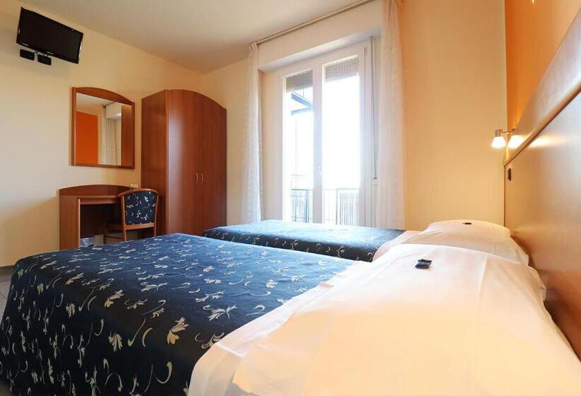 חדר סטנדרט עם מרפסת, Sabo