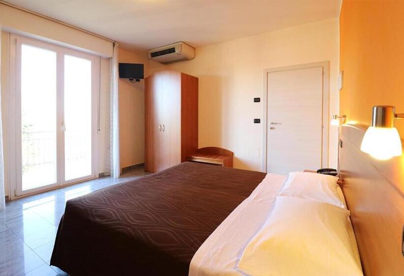 חדר סטנדרט עם מרפסת, Sabo