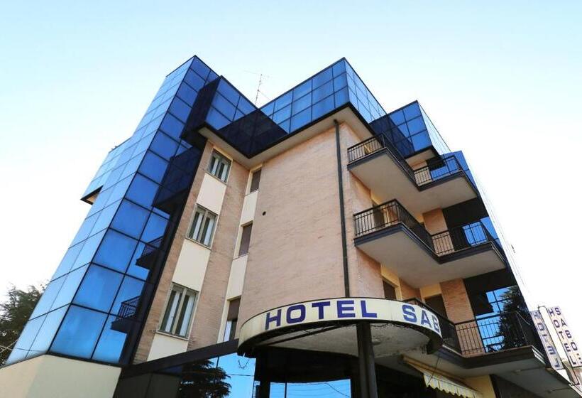 חדר סטנדרט לשלושה עם מרפסת, Sabo