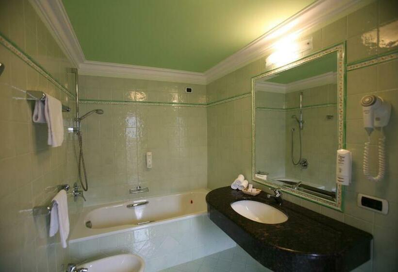 Comfort room with balcony, Bellavista