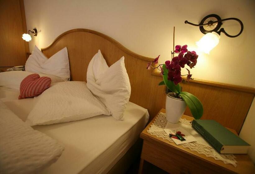 Comfort room with balcony, Bellavista