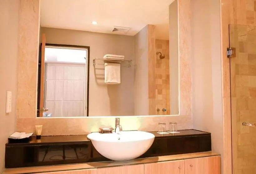 اتاق لوکس, Golden Tulip Balikpapan Hotel & Suites