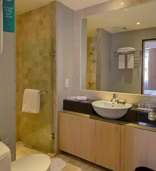 Junior Suite Queen Bed, Golden Tulip Balikpapan Hotel & Suites