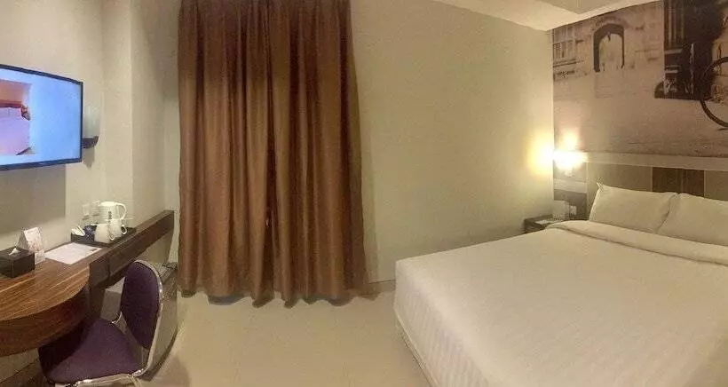 デラックスルーム, Aston Ketapang City