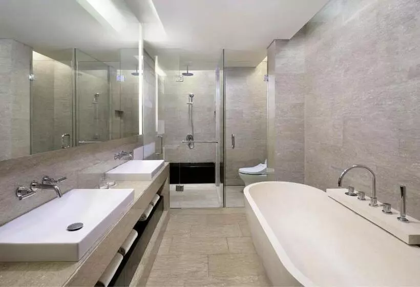 سوئیت با تخت بزرگ, Courtyard By Marriott Bali Nusa Dua Resort