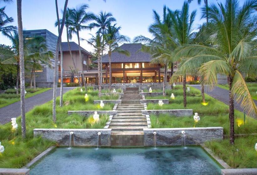 Номер Deluxe Вид на Сад, Courtyard By Marriott Bali Nusa Dua Resort
