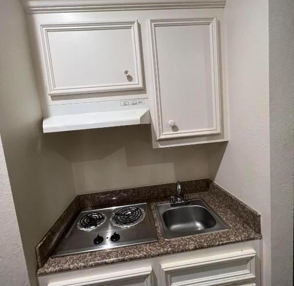 سوئیت برای معلولان, Baymont By Wyndham Texas City