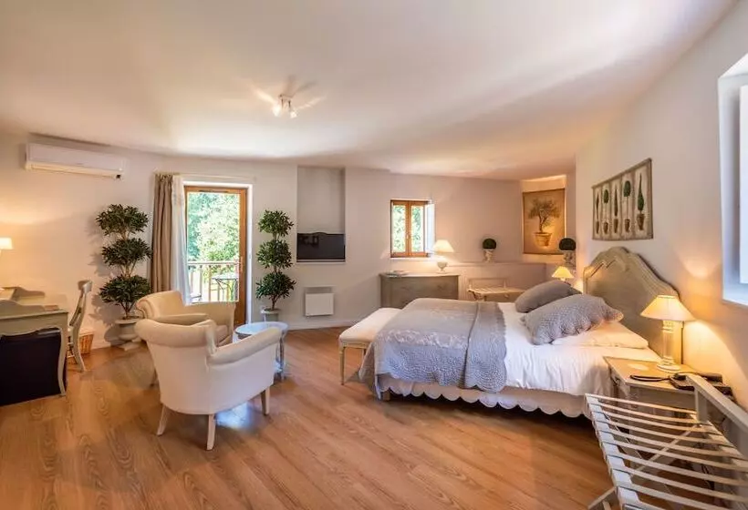 Deluxe Room with Balcony, Moulin De Vigonac
