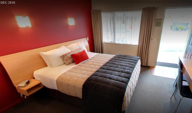 استودیوی استاندارد, Park View Motor Lodge