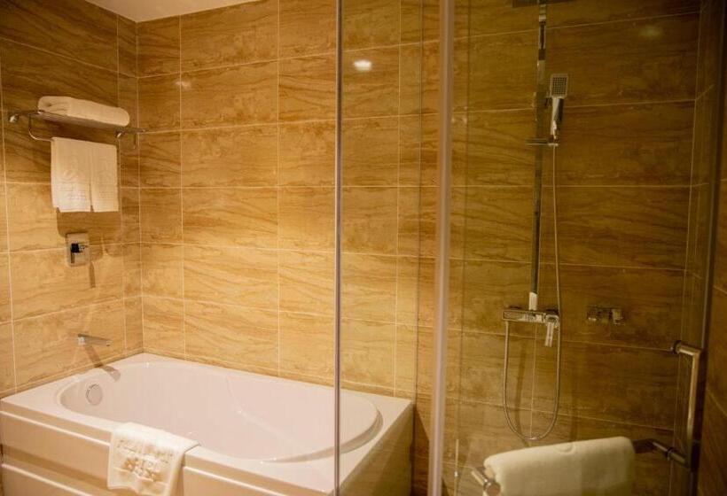 استودیوی استاندارد, Pearl River