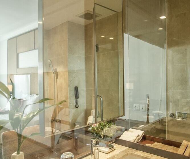 اتاق پرمیوم, Pearl River