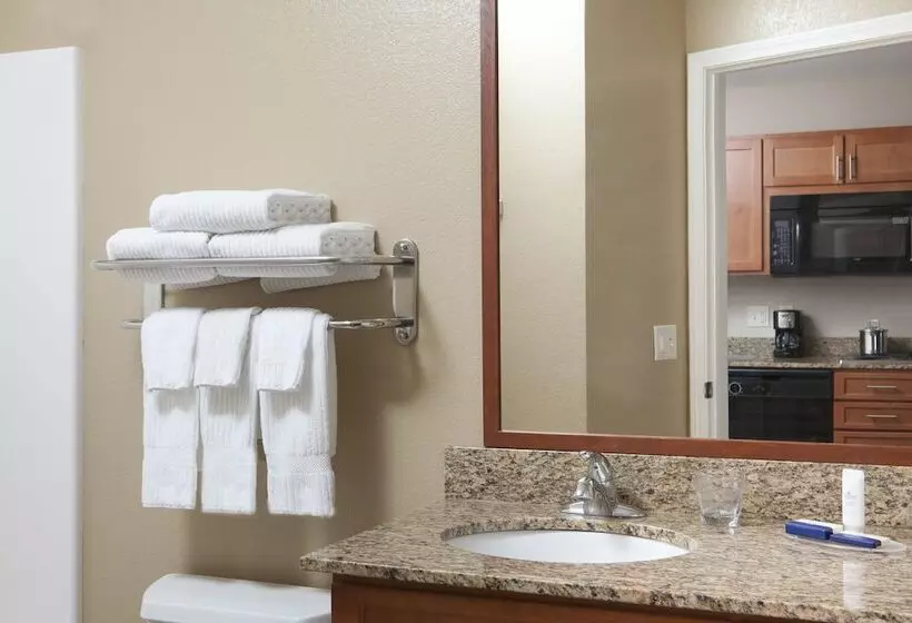 سوئیت برای معلولان, Candlewood Suites La Crosse, An Ihg