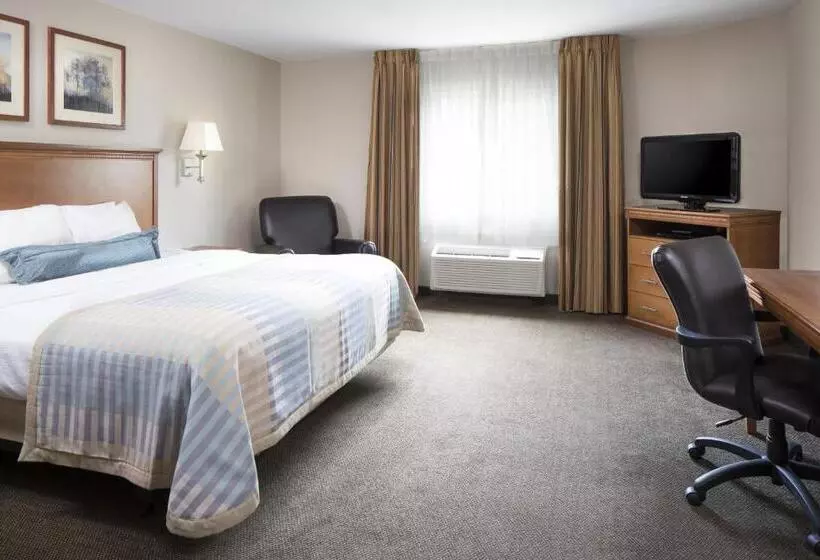 اتاق استاندارد با تخت بزرگ برای معلولان, Candlewood Suites La Crosse, An Ihg