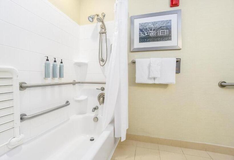 Номер Стандарт Кровать Кинг Адаптированный для Инвалидов, Courtyard Fredericksburg Historic District