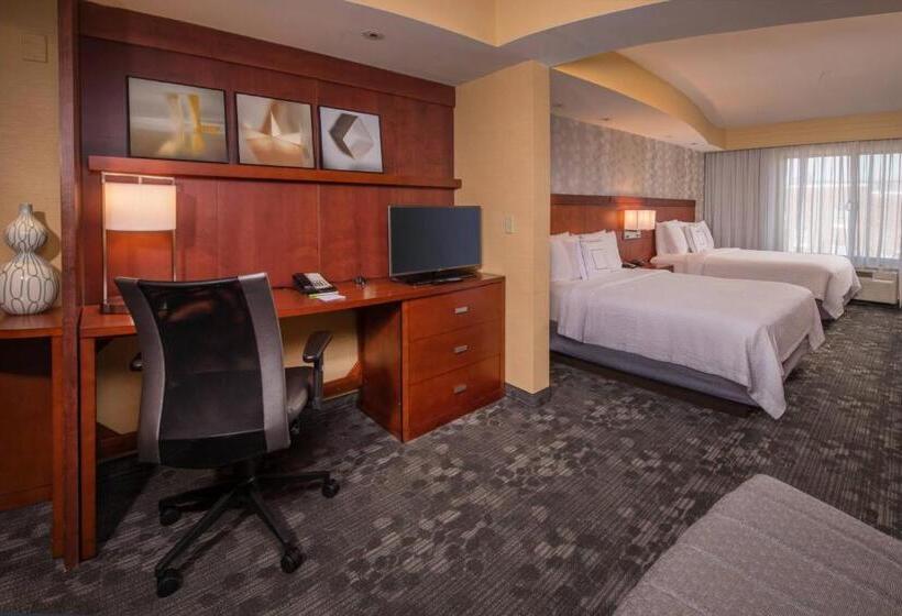 Студия Стандарт, Courtyard Fredericksburg Historic District