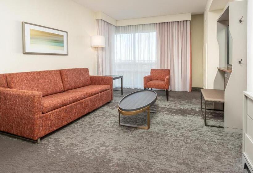 Люкс Кровать Кинг, Holiday Inn Hotel & Suites Memphis Wolfchase Galleria, An Ihg