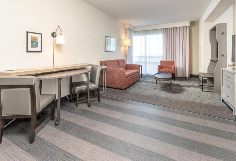 Люкс Кровать Кинг, Holiday Inn Hotel & Suites Memphis Wolfchase Galleria, An Ihg