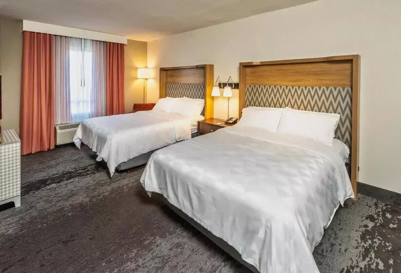 ２ダブルベッドのスタンダードルーム, Holiday Inn Hotel & Suites Memphis Wolfchase Galleria, An Ihg