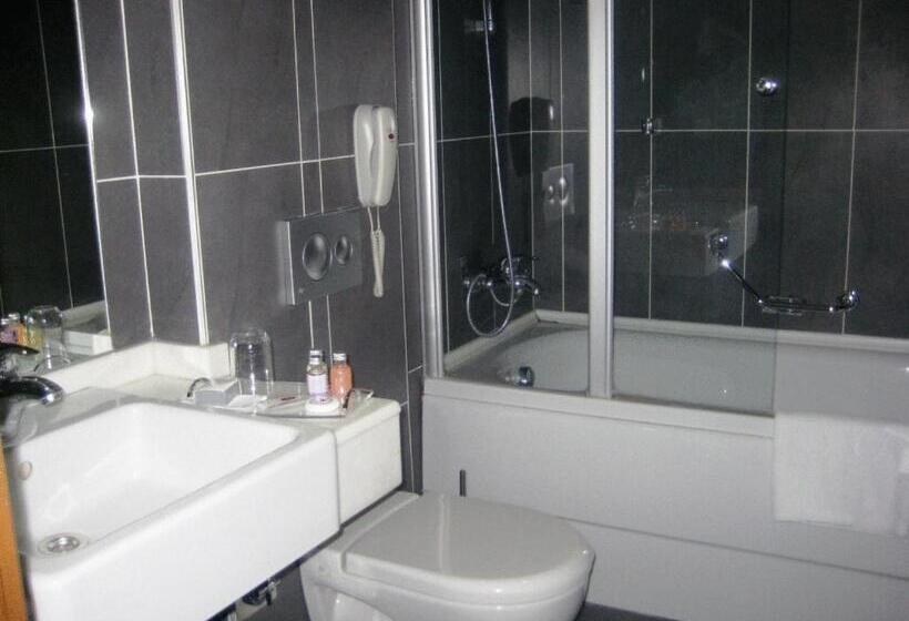 高级大房间, City One