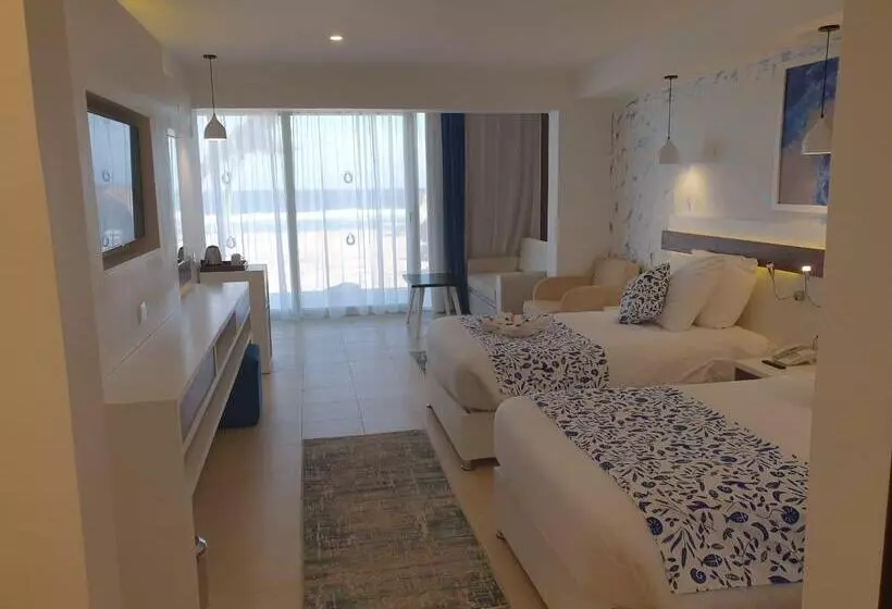 اتاق استاندارد با چشم‌انداز دریا, Coral Sun Beach