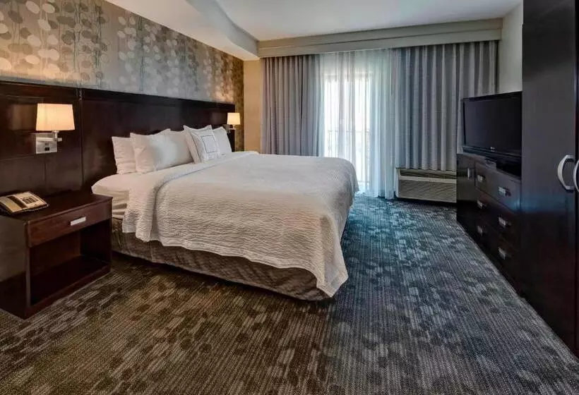 اتاق استاندارد با تخت بزرگ, Courtyard By Marriott Midland